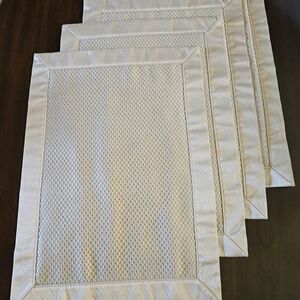 Waterford Elegant Cream Table Linens